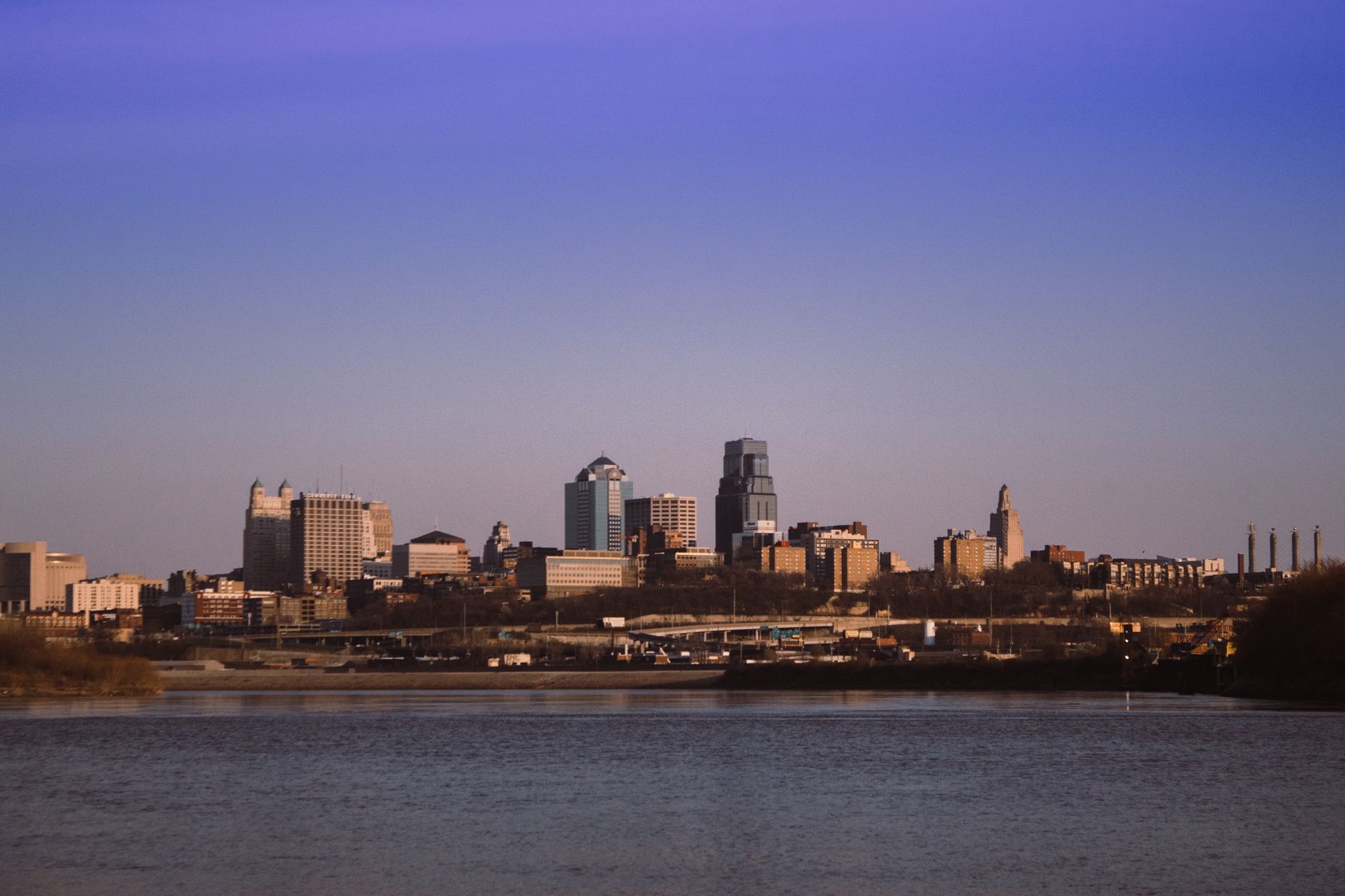 The Kansas City skyline straddling the Missouri state line